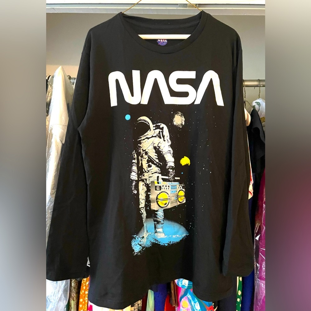 NASA Long-Sleeve t-shirt. New